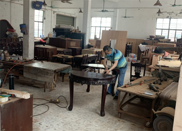 上海红木家具翻新时如何进行打蜡
